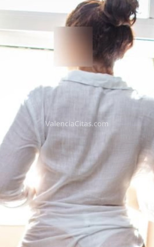 Ana, jovial y espontánea. 664826464. Citas en VALENCIA, VALENCIA. www.valenciacitas.com.