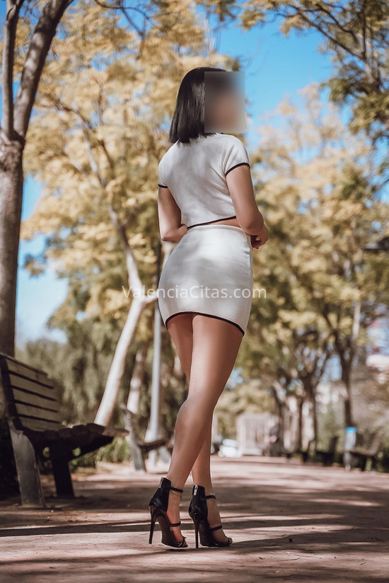 Liu, estudiante asiática. 617407292. Citas en VALENCIA, VALENCIA. www.valenciacitas.com.