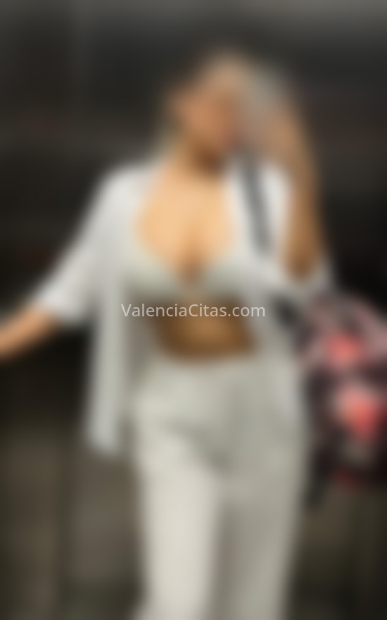 Laura, joven latina. 623744021. Citas en VALENCIA, VALENCIA. www.valenciacitas.com.