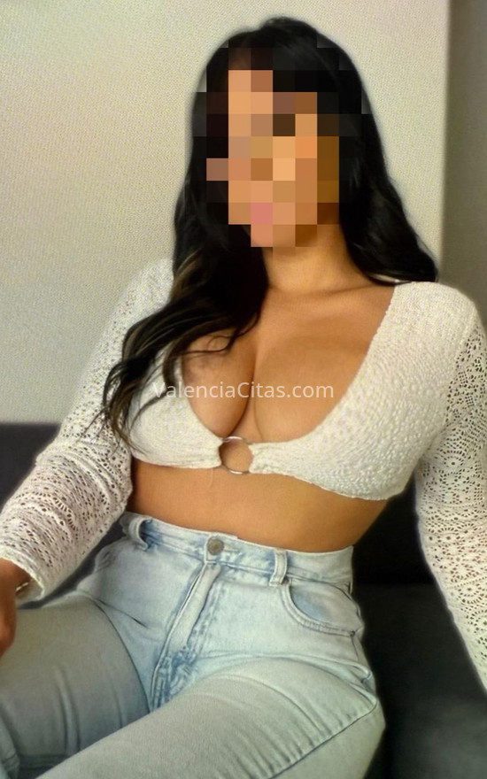 Sara, joven latina. 674449343. Citas en VALENCIA, VALENCIA. www.valenciacitas.com.