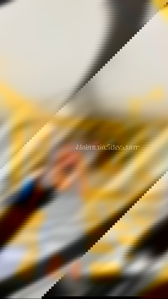 Sofia, latina 20 años, primera vez. 642021180. Citas en VALENCIA, VALENCIA. www.valenciacitas.com.