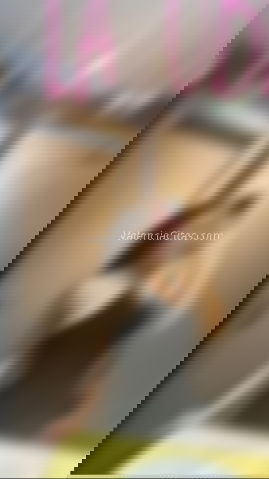 Sofia, latina 20 años, primera vez. 642021180. Citas en VALENCIA, VALENCIA. www.valenciacitas.com.