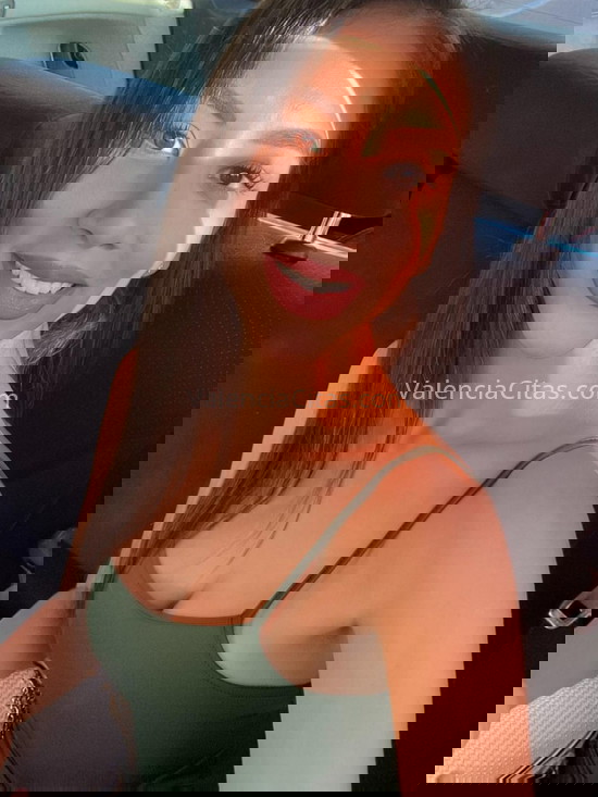 Ale, chica linda con sonrisa hermosa. 607751077. Citas en VALENCIA, VALENCIA. www.valenciacitas.com.