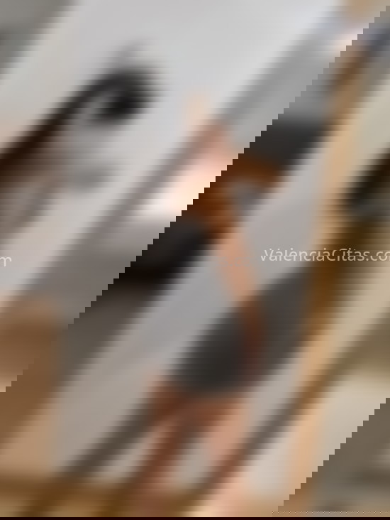 Lucero, latina de 19 años . 613911585. Citas en VALENCIA, VALENCIA. www.valenciacitas.com.