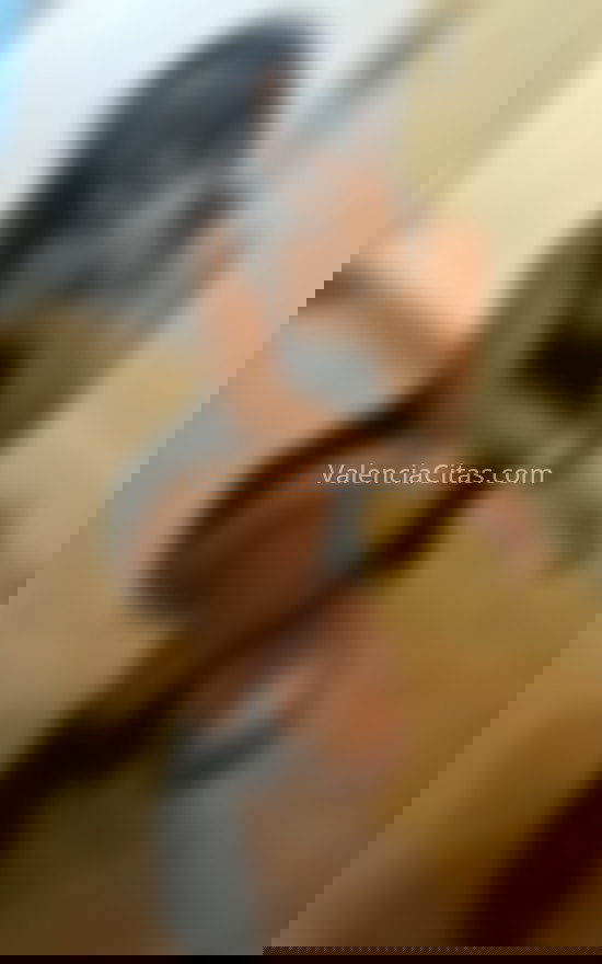 Lucero, latina de 19 años . 613911585. Citas en VALENCIA, VALENCIA. www.valenciacitas.com.