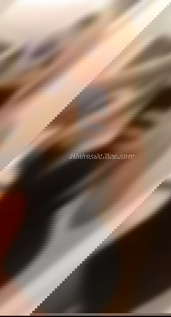 Alba, mujer latina en busca de amigos. 604359431. Citas en VALENCIA, VALENCIA. www.valenciacitas.com.