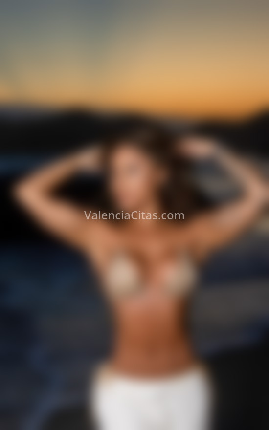 Lorena, chica brasileña muy alegre. 653886538. Citas en VALENCIA, VALENCIA. www.valenciacitas.com.