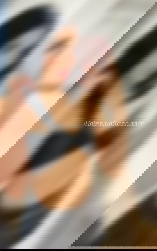 Ariana, chica latina alegre y divertida. 621303745. Citas en VALENCIA, VALENCIA. www.valenciacitas.com.