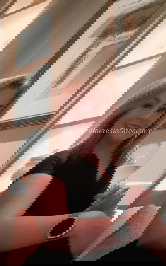 Lorena, mujer de Colombia extrovertida. 627006833. Citas en VALENCIA, VALENCIA. www.valenciacitas.com.