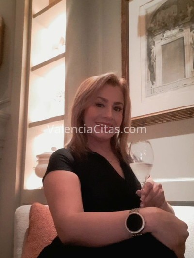 Lorena, mujer de Colombia extrovertida. 627006833. Citas en VALENCIA, VALENCIA. www.valenciacitas.com.